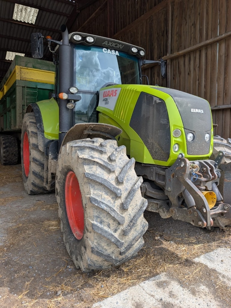 Tracteur CLAAS AXION 820 - photo slide 2
