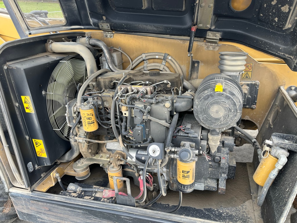 Telescopique CATERPILLAR TH 407 - photo slide 10