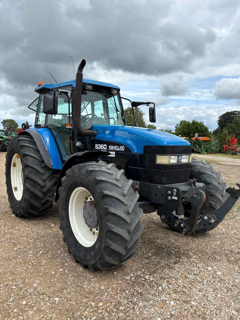 Tracteur NEW HOLLAND 8360 - photo slide 1