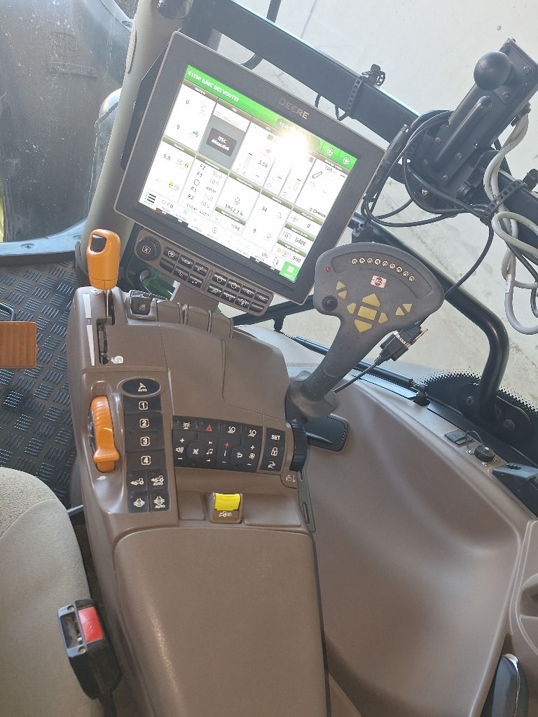 Tracteur JOHN DEERE 6155R - photo slide 25