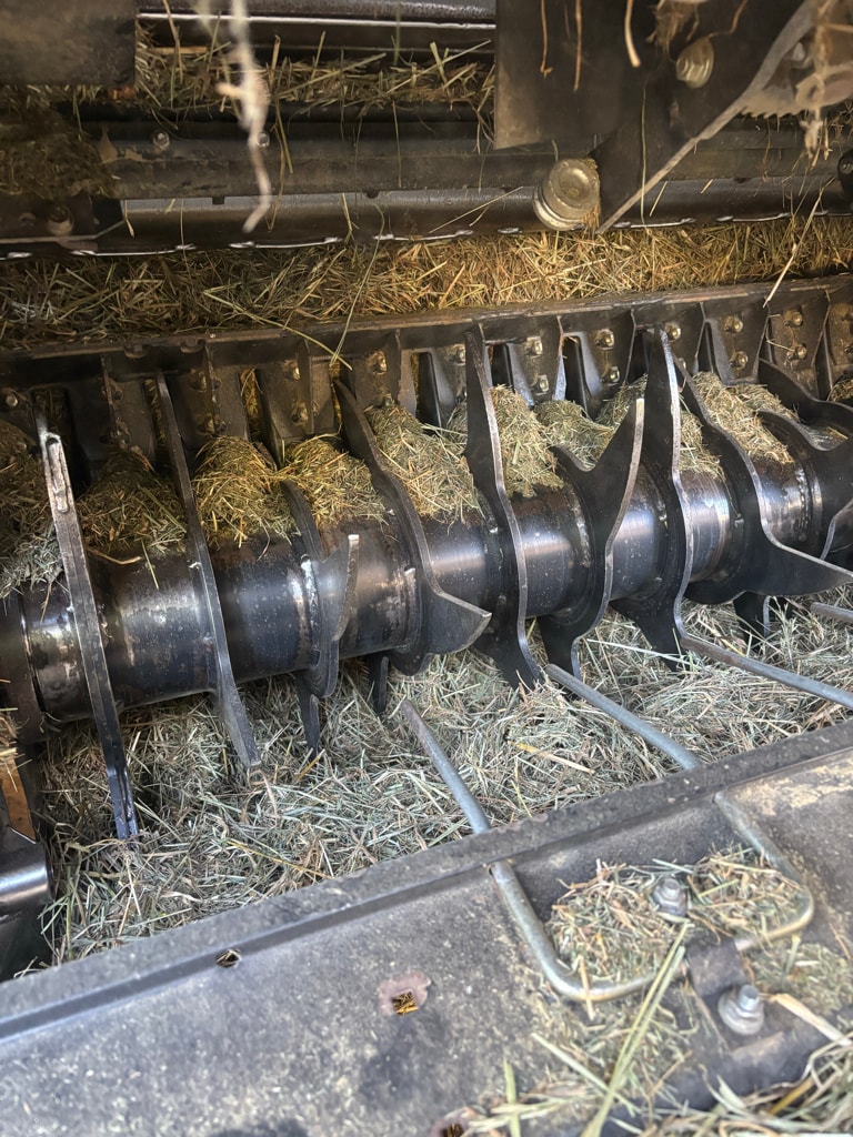 Presse balles rondes CASE IH Rb 464 - photo slide 9