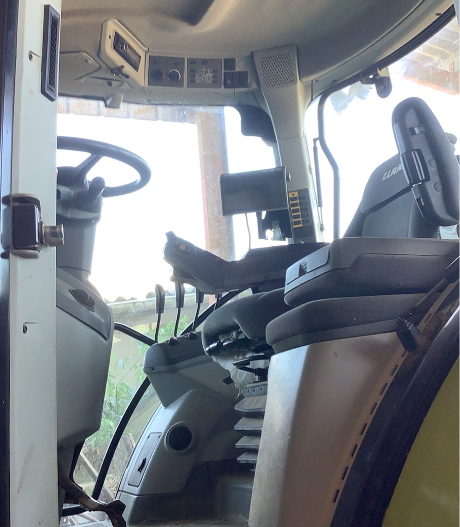 Tracteur CLAAS ARION 620 - photo slide 19