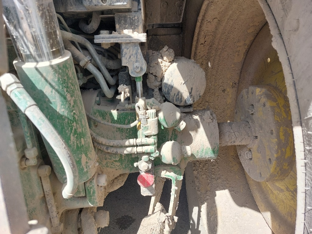 Tracteur JOHN DEERE 6155R - photo slide 6