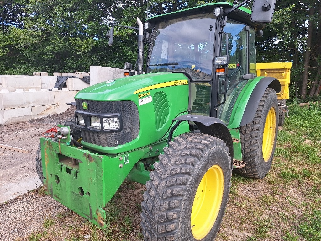 Tracteur JOHN DEERE 5100M - photo slide 1