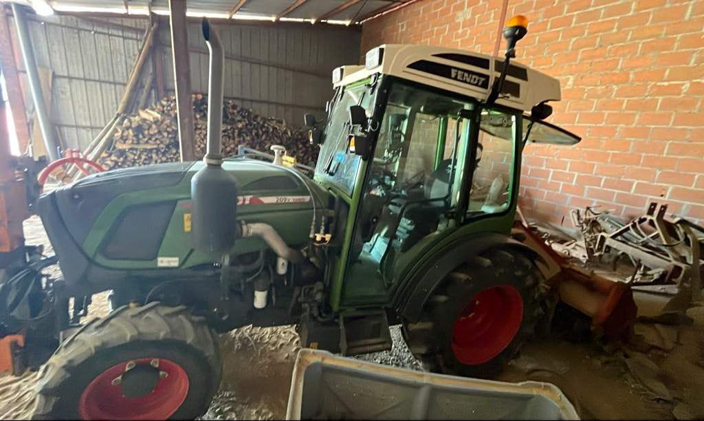 Tracteur fruitier FENDT 209V - photo slide 5