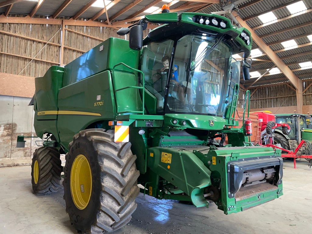 Moissonneuse JOHN DEERE S770i - photo slide 16