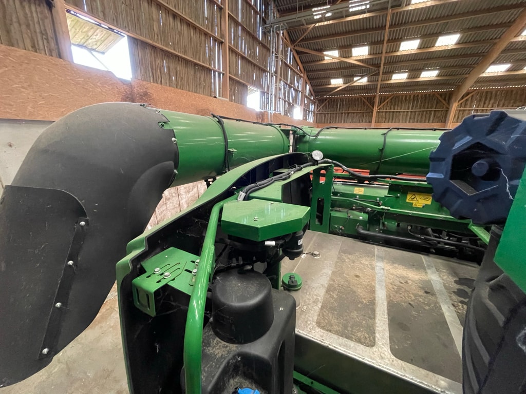 Moissonneuse JOHN DEERE S770i - photo slide 19