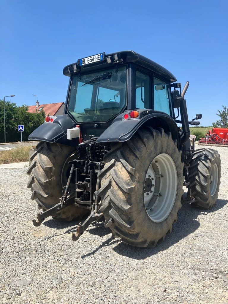 Tracteur chargeur VALTRA N 141 Adv - photo slide 2