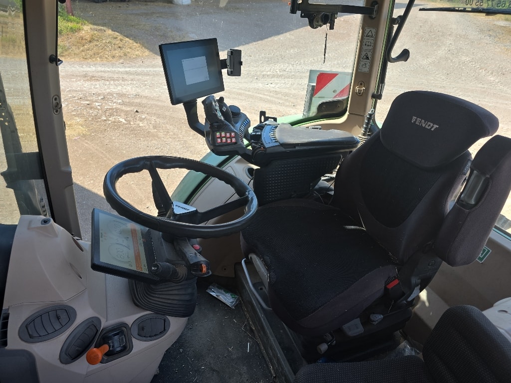 Tracteur chargeur FENDT 716 POWER + - photo slide 8