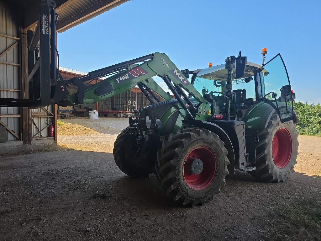 Tracteur chargeur FENDT 716 POWER + - photo slide 1