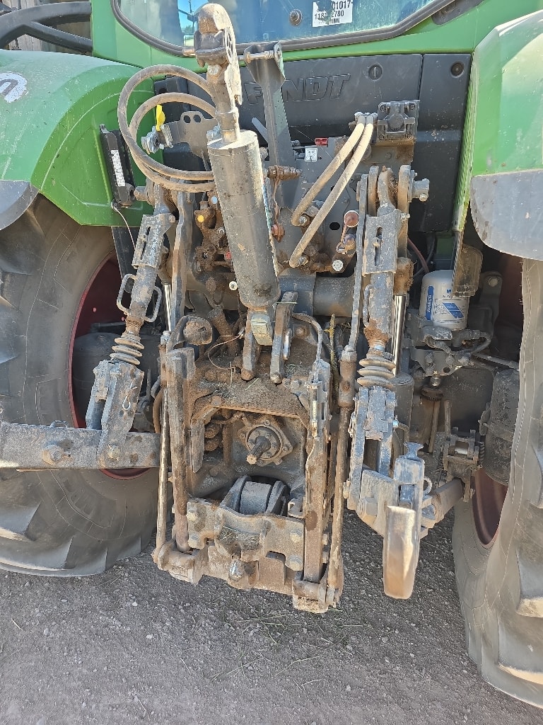 Tracteur chargeur FENDT 716 POWER + - photo slide 6