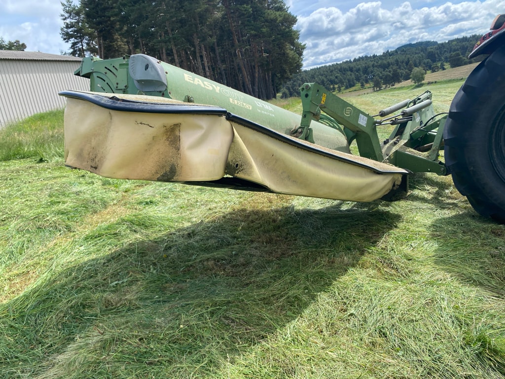 Faucheuse conditionneuse KRONE R 320 cv - photo slide 2