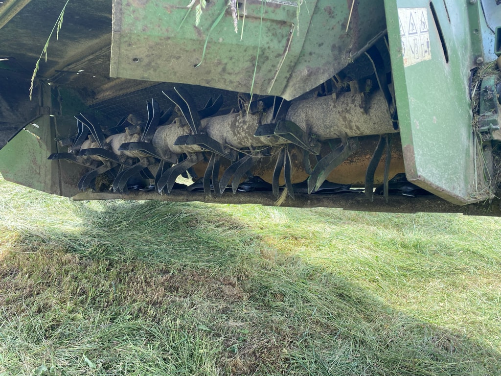 Faucheuse conditionneuse KRONE R 320 cv - photo slide 6