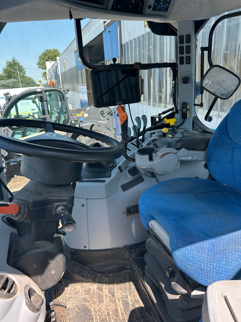 Tracteur NEW HOLLAND T7.200 - photo slide 9