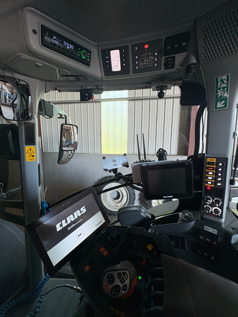 Tracteur CLAAS AXION 870 CMATIC - photo slide 4
