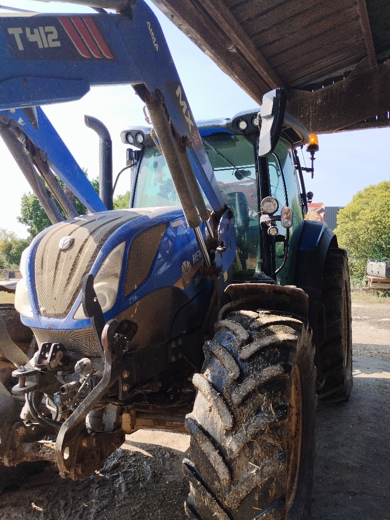 Tracteur chargeur NEW HOLLAND T6.145DC - photo slide 2