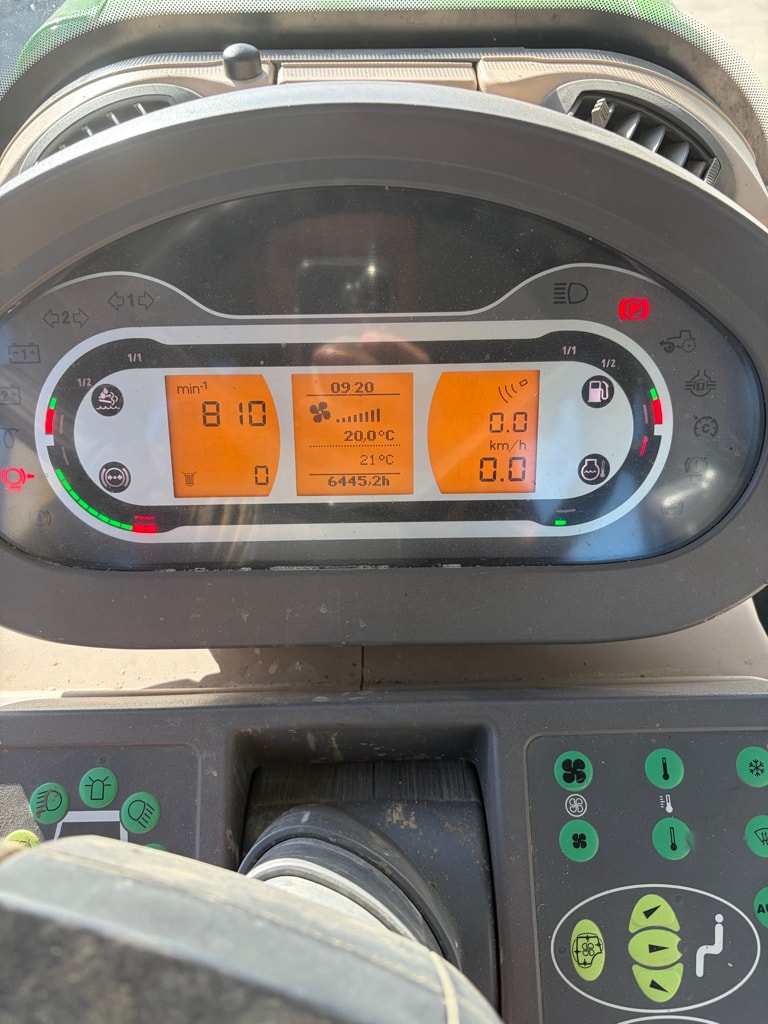 Tracteur FENDT 824 VARIO PROFI + - photo slide 3