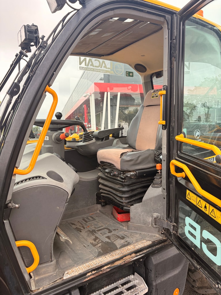 Telescopique JCB 532-70 AGRI XTRA PS6 - photo slide 17