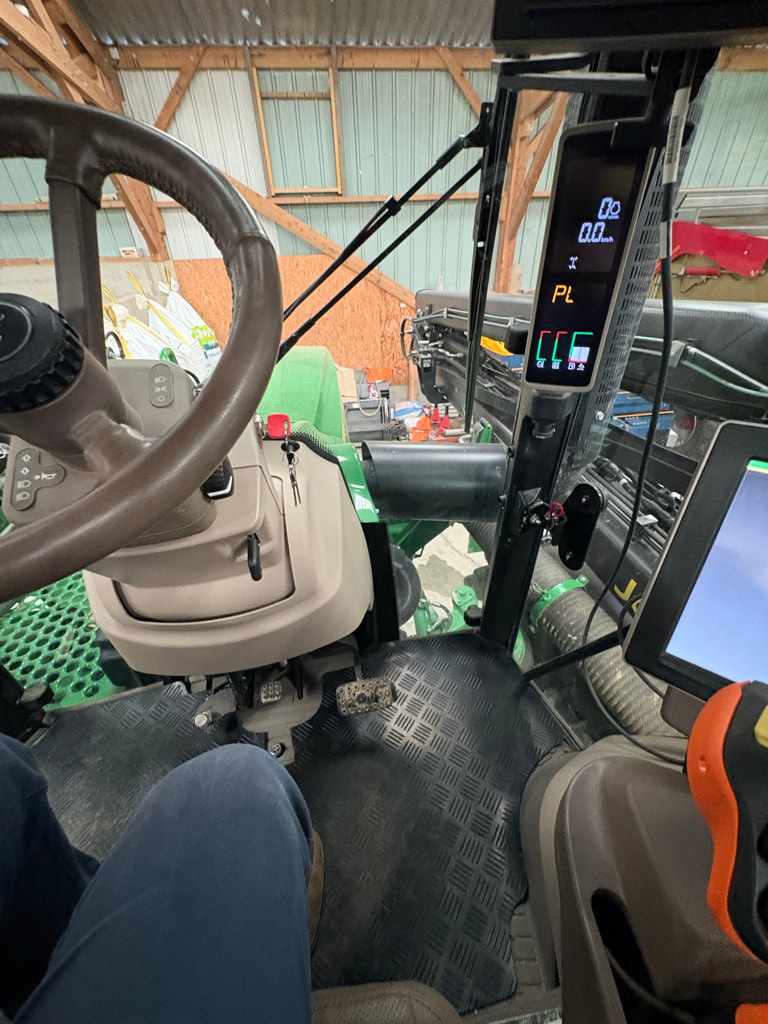 Pulverisateur automoteur JOHN DEERE R4150i - photo slide 10