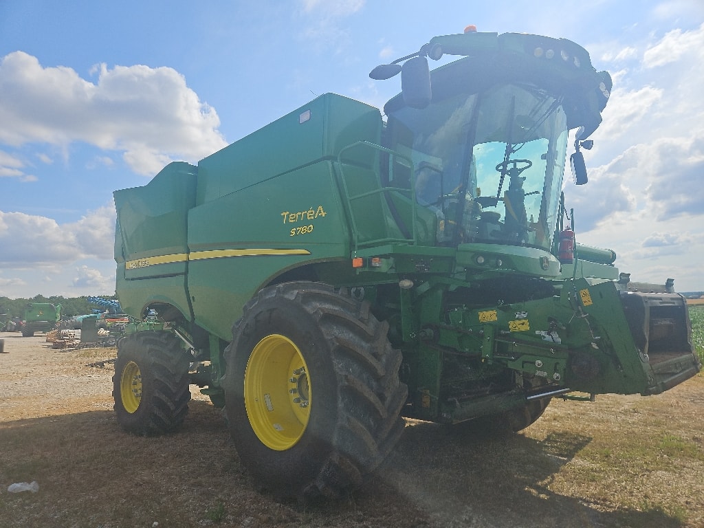 Moissonneuse JOHN DEERE S 780 - photo slide 2