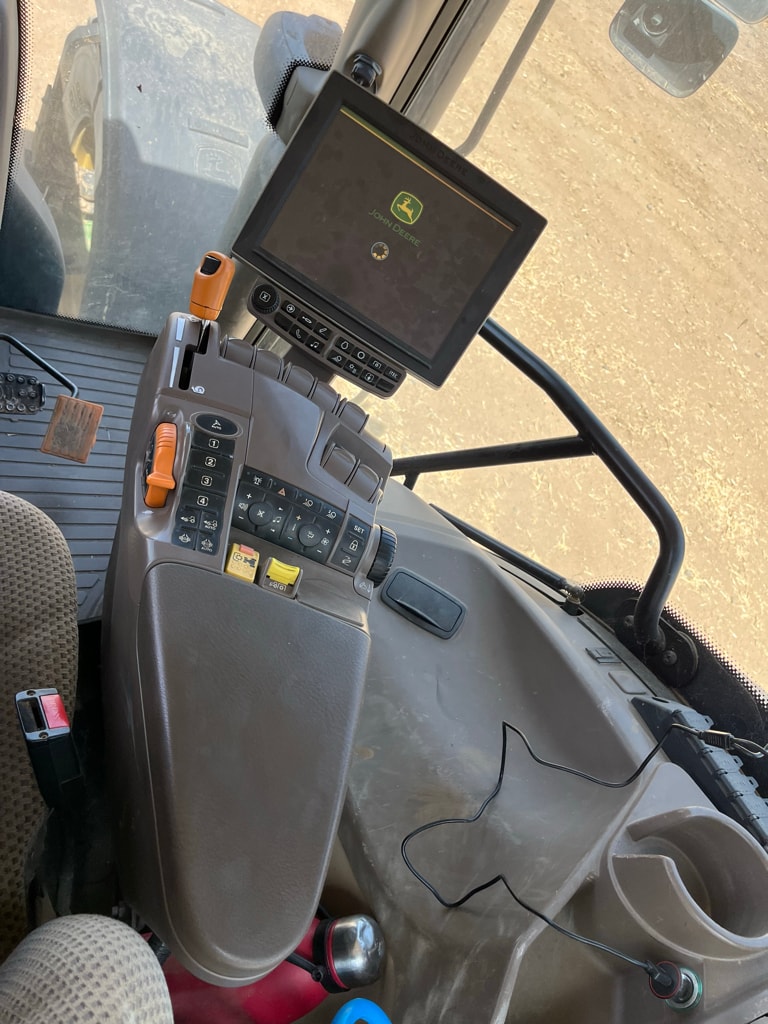 Tracteur JOHN DEERE 6195R - photo slide 13