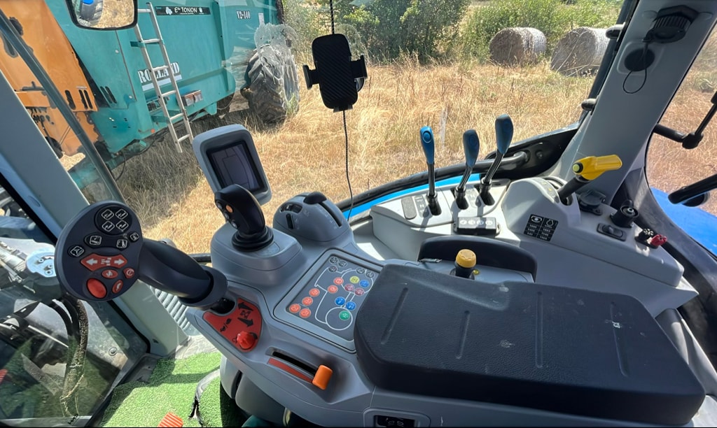 Tracteur chargeur NEW HOLLAND T6.160 DCT - photo slide 9