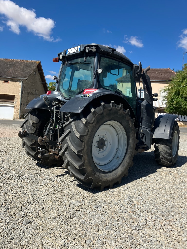 Tracteur VALTRA N174 Direct - photo slide 3