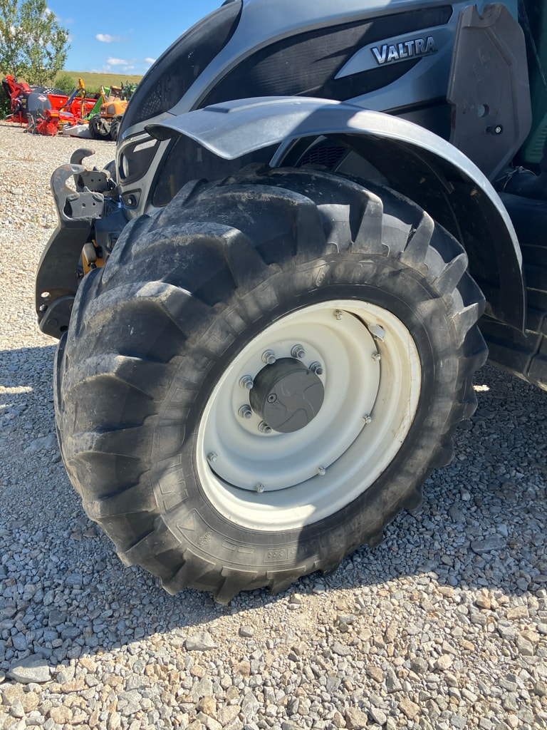 Tracteur VALTRA N174 Direct - photo slide 9