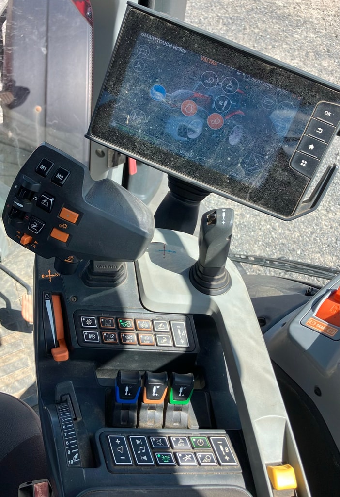 Tracteur VALTRA T 234 V SmartTouch - photo slide 13
