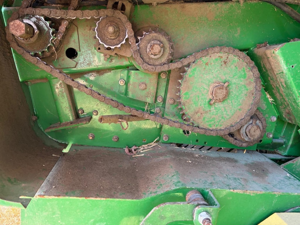 Presse balles rondes JOHN DEERE 592 Hi Flow  - photo slide 12