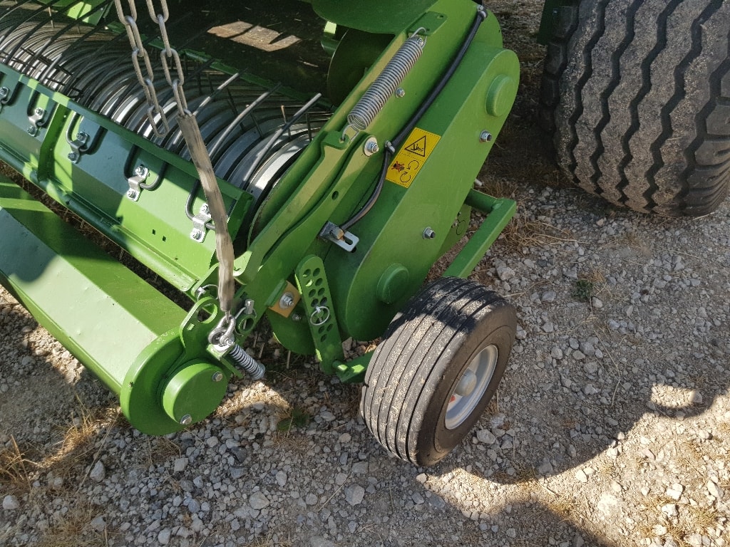 Presse balles rondes KRONE Comprima V150 - photo slide 6