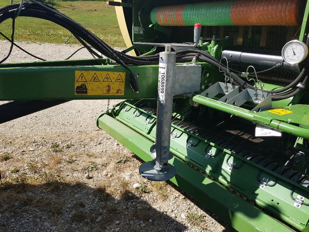 Presse balles rondes KRONE Comprima V150 - photo slide 20