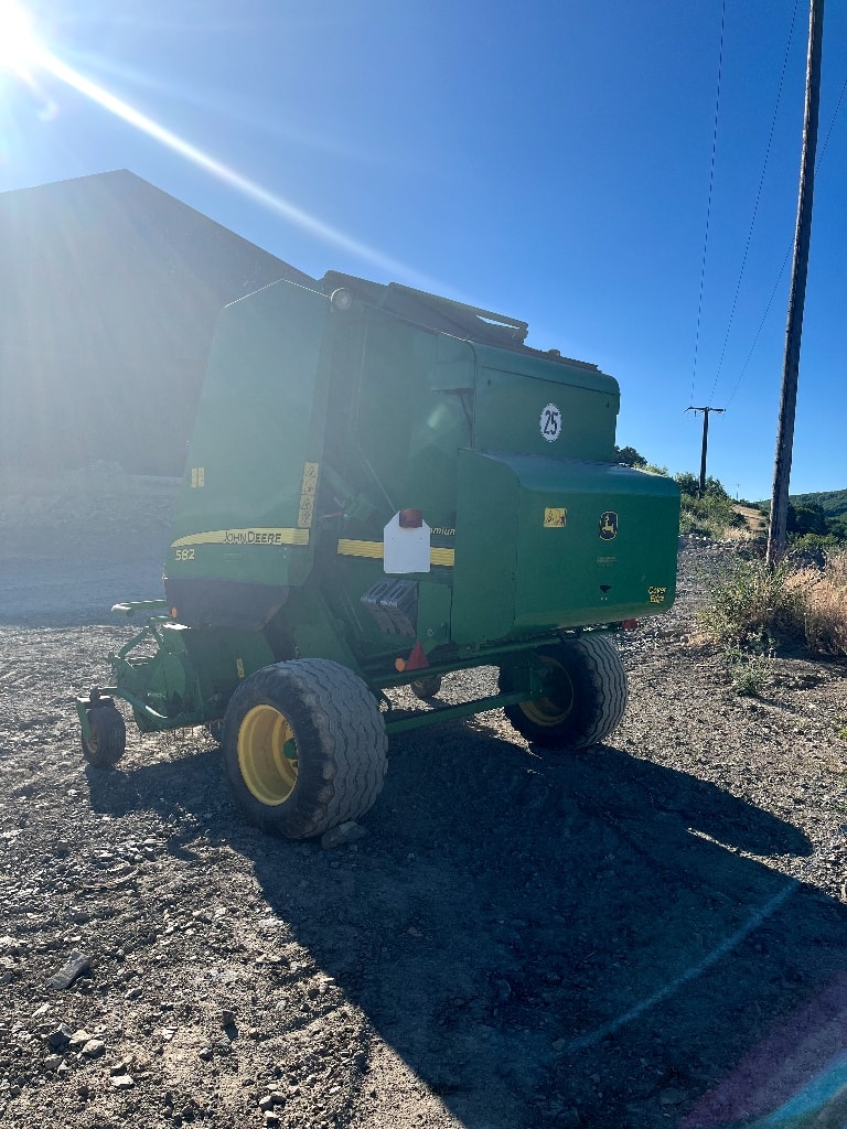 Presse balles rondes JOHN DEERE 582 - photo slide 3