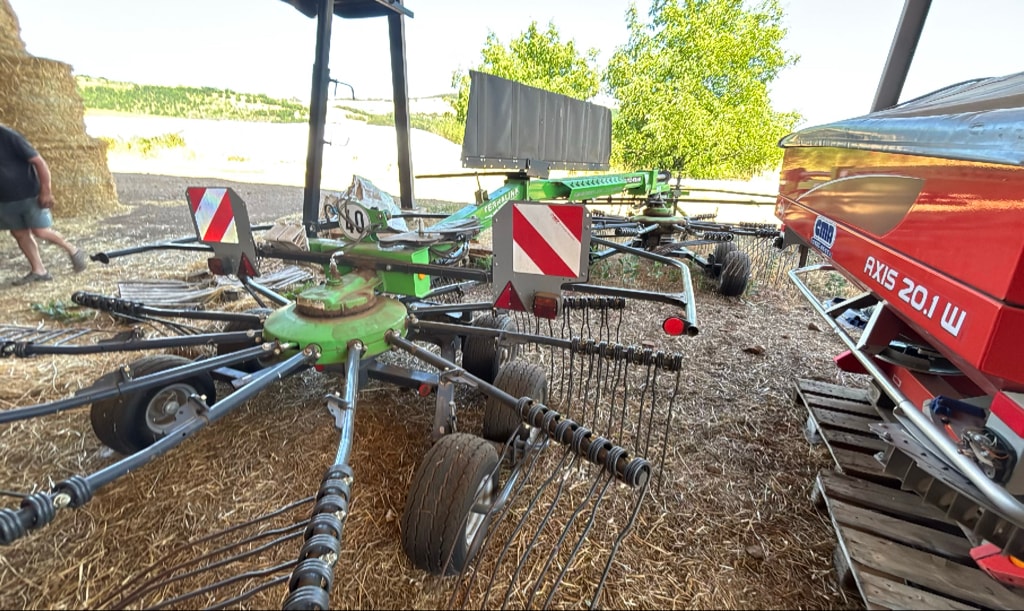 Andaineur DEUTZ FAHR Swathmaster 7132 vario - photo slide 4
