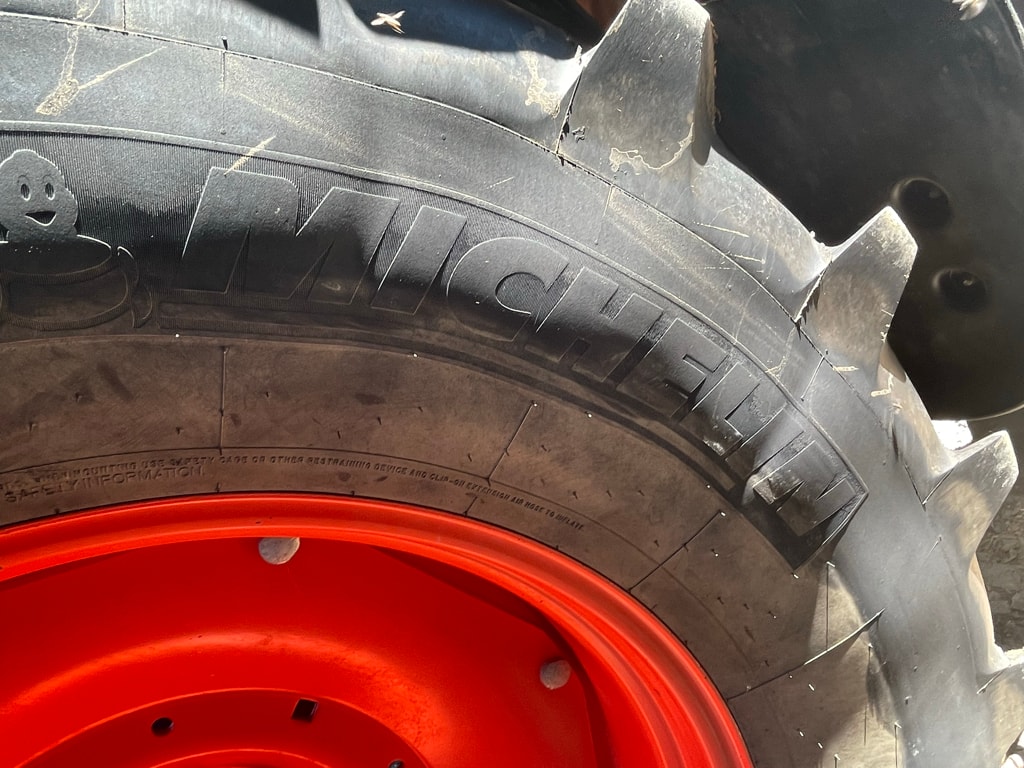 Tracteur chargeur KUBOTA M105 GXS-III - photo slide 9