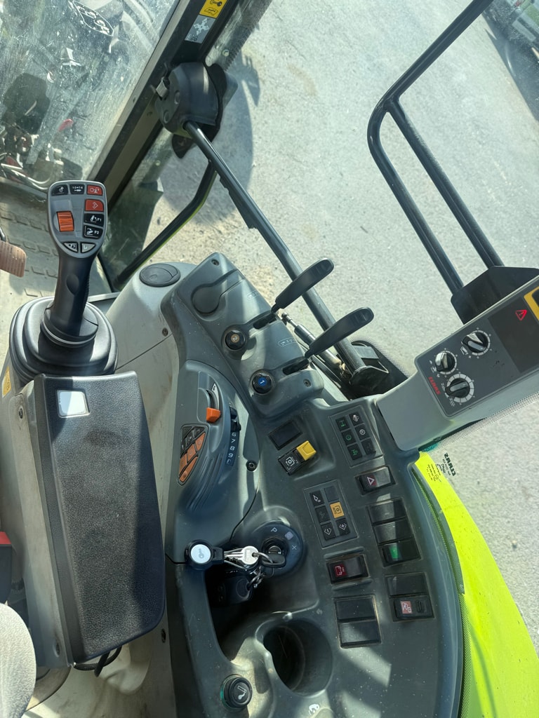 Tracteur chargeur CLAAS ARION 430 - photo slide 8