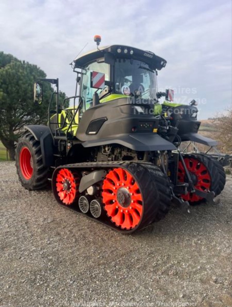 Tracteur à chenilles CLAAS AXION 930 TT - photo slide 4