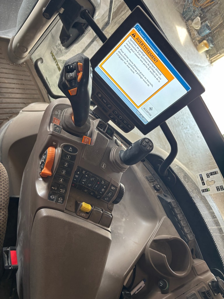 Tracteur JOHN DEERE 6250R - photo slide 9
