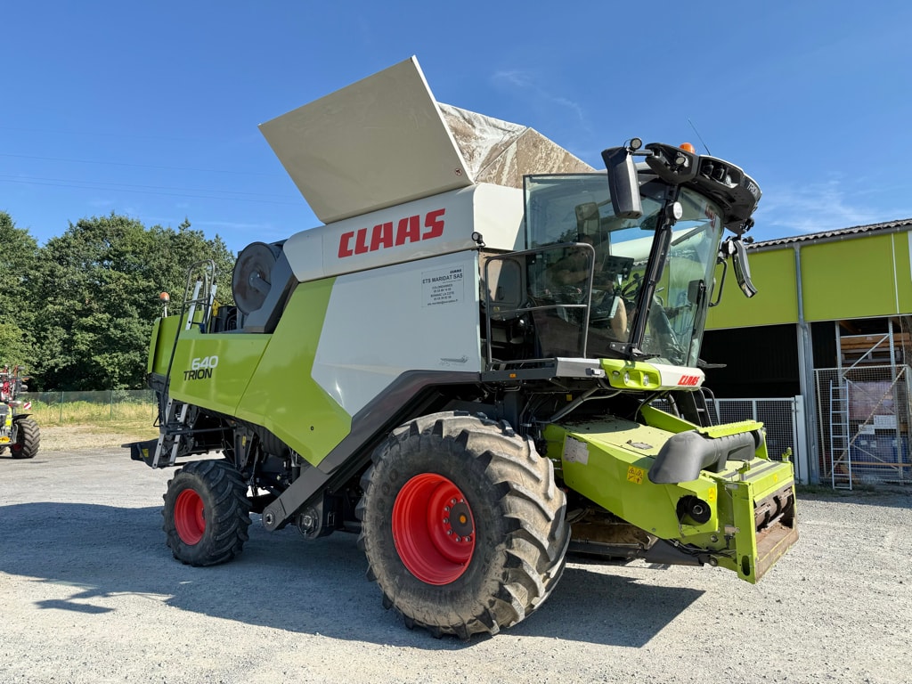 Moissonneuse CLAAS TRION 640 - photo slide 2