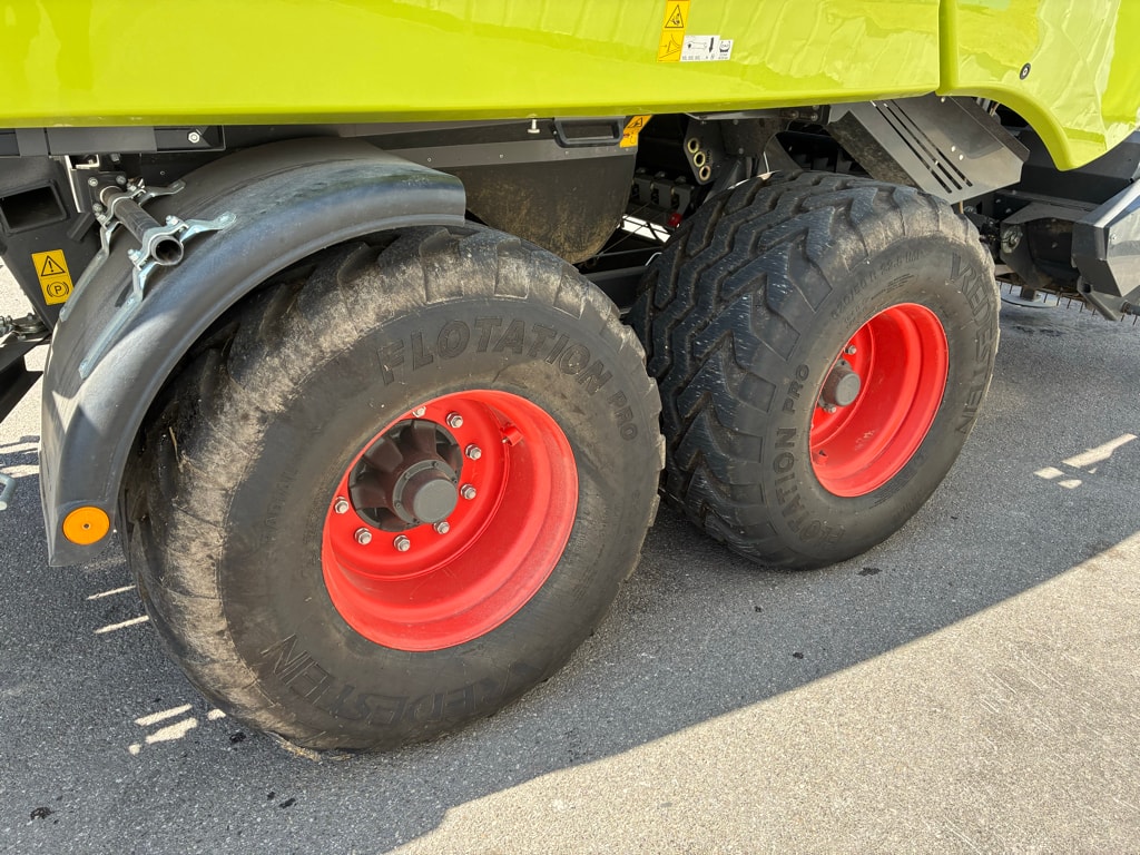 Presse haute densite CLAAS QUADRANT 5300 - photo slide 13