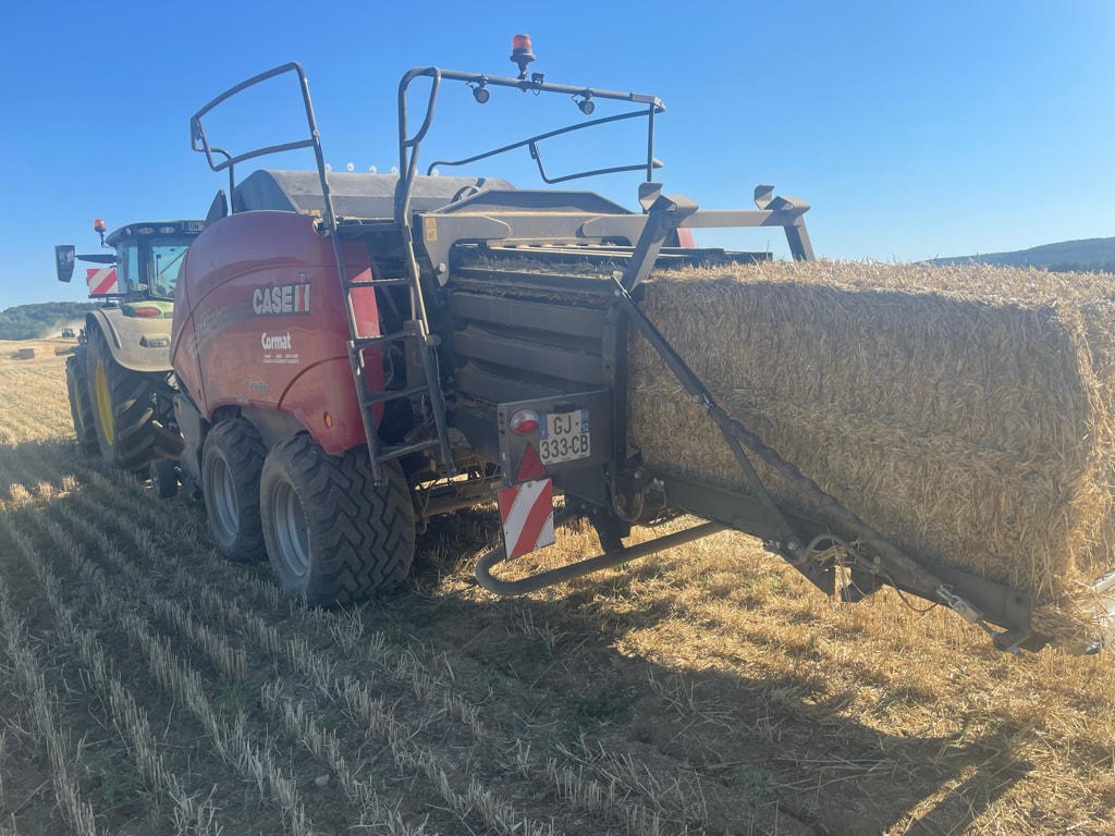 Presse moyenne densite CASE IH Lb434XL - photo slide 4