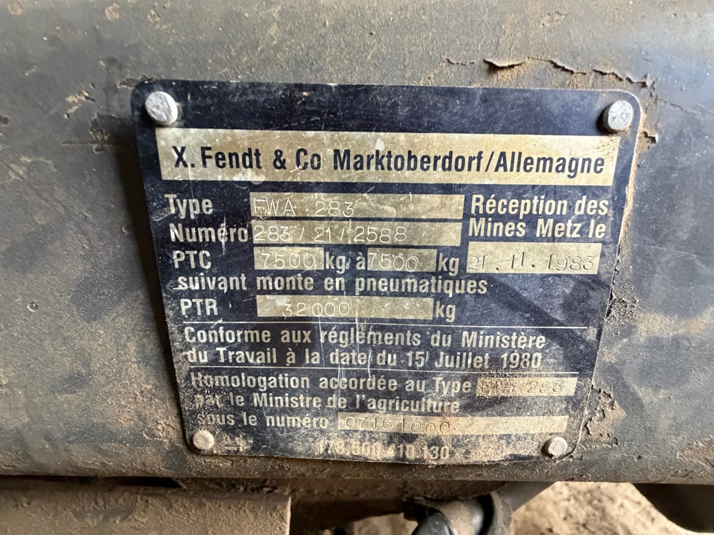 Tracteur FENDT FAVORIT 612 LSA - photo slide 9