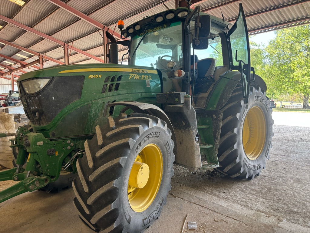 Tracteur JOHN DEERE 6145R - photo slide 1