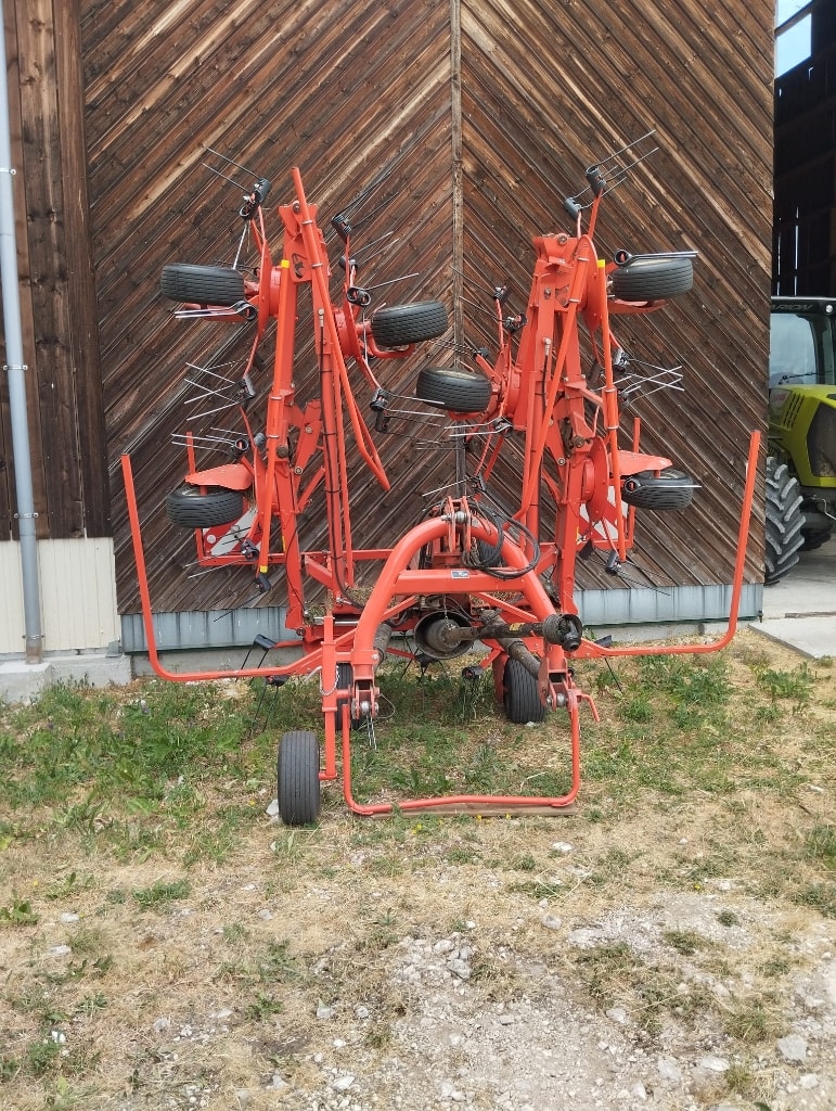 Faneuse KUHN Gf 8702 - photo slide 1
