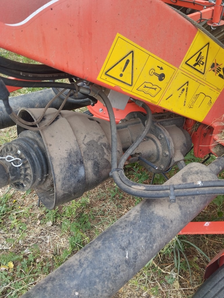 Faneuse KUHN Gf 8702 - photo slide 2