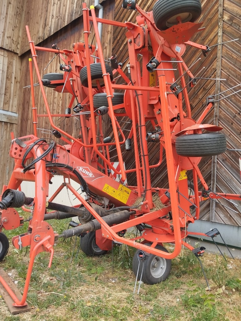 Faneuse KUHN Gf 8702 - photo slide 3
