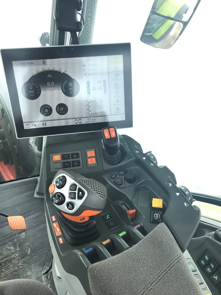 Tracteur CLAAS ARION 530 CMATIC CEBIS - photo slide 11