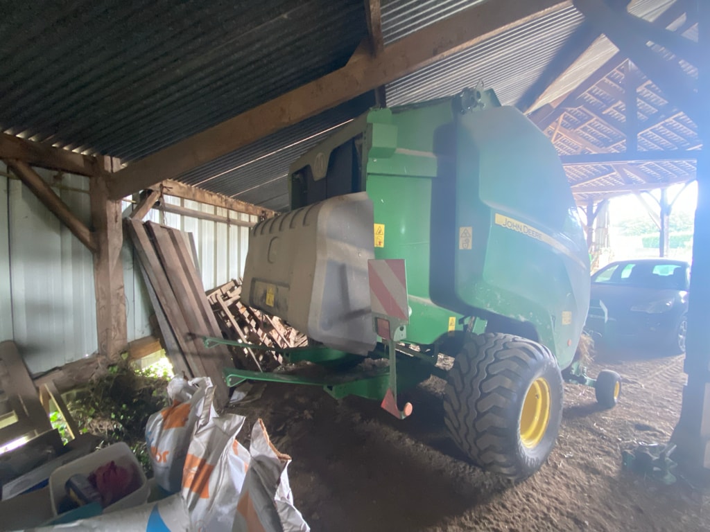 Presse balles rondes JOHN DEERE V461M - photo slide 3