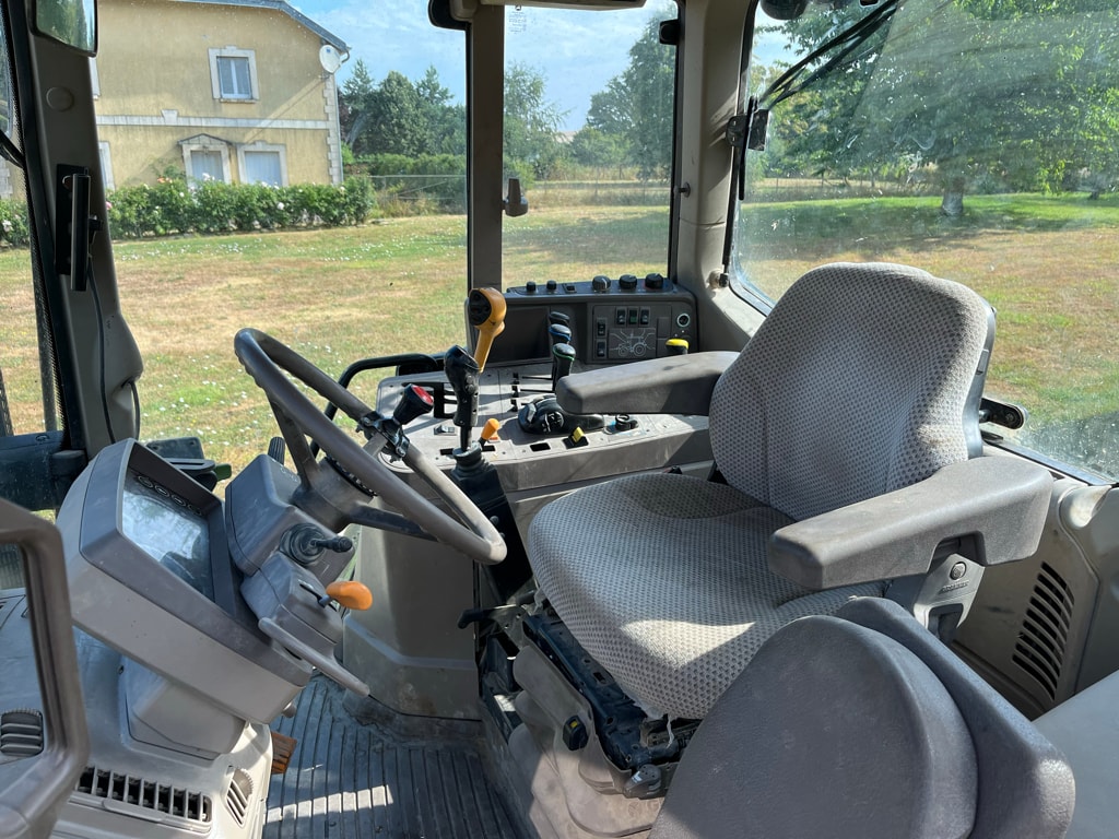 Tracteur chargeur JOHN DEERE 6150M - photo slide 14