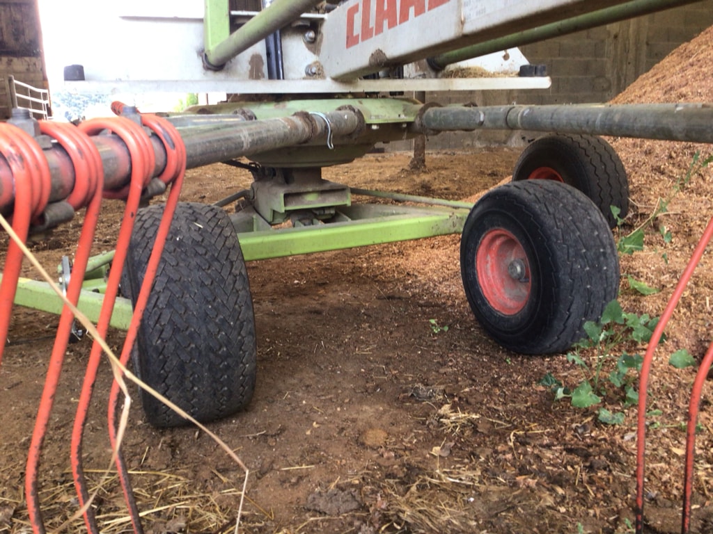 Andaineur CLAAS Liner 470 T - photo slide 14